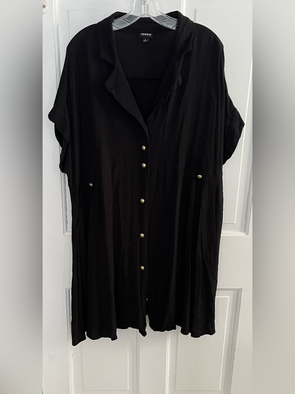 TORRID black dress gold buttons short sleeves size 1/ equivalent to 1X, 14/16